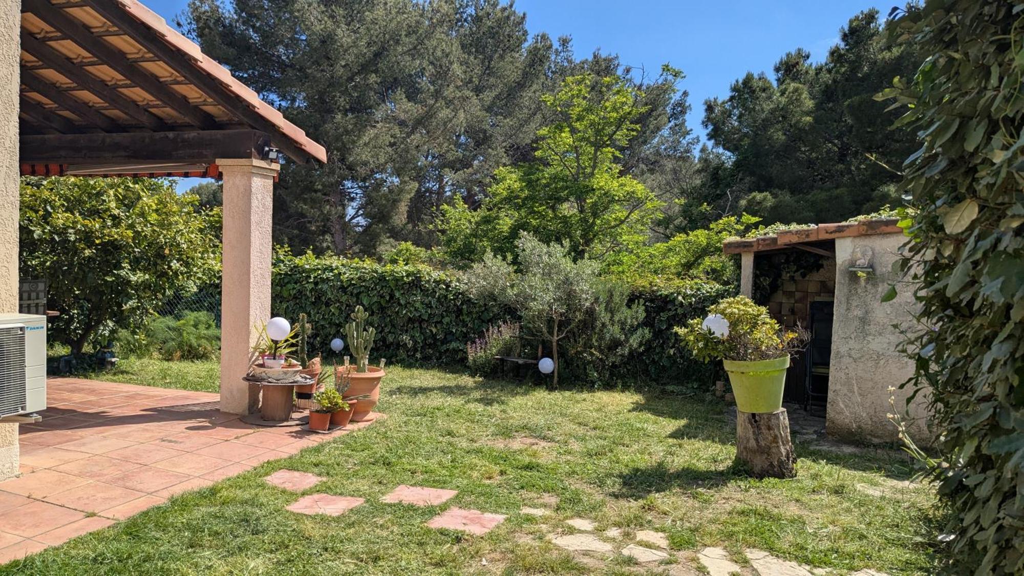 Maisonnette Kalis Calme Avec Climatisation Parking Jardin Cadre Campagne Plages A Pieds Бандоль Екстер'єр фото
